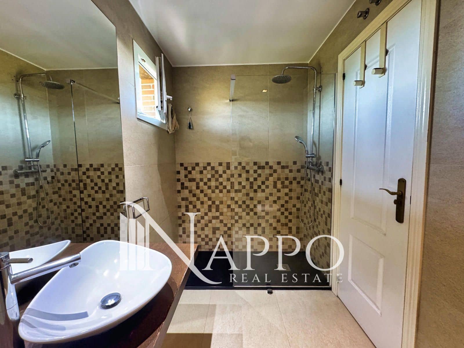 3 camera da letto Appartamento da affittare in Majadahonda con piscina garage - 2.400 € (Rif: 9645456)