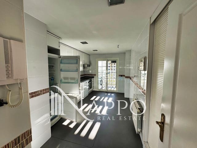 Piso de 3 habitaciones en Majadahonda en alquiler con piscina garaje - 2.400 € (Ref: 9645456)