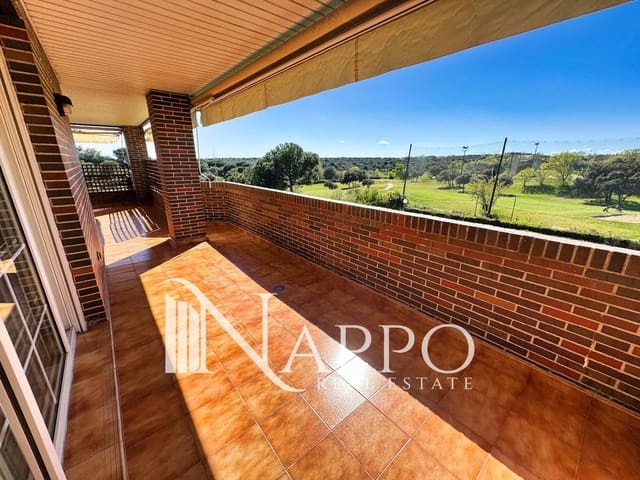 Piso de 3 habitaciones en Majadahonda en alquiler con piscina garaje - 2.400 € (Ref: 9645456)