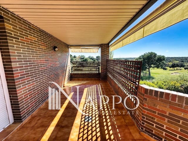 Piso de 3 habitaciones en Majadahonda en alquiler con piscina garaje - 2.400 € (Ref: 9645456)