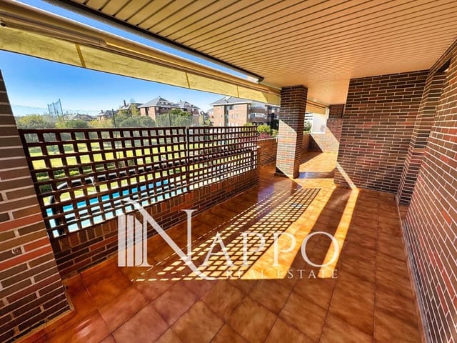 Piso de 3 habitaciones en Majadahonda en alquiler con piscina garaje - 2.400 € (Ref: 9645456)