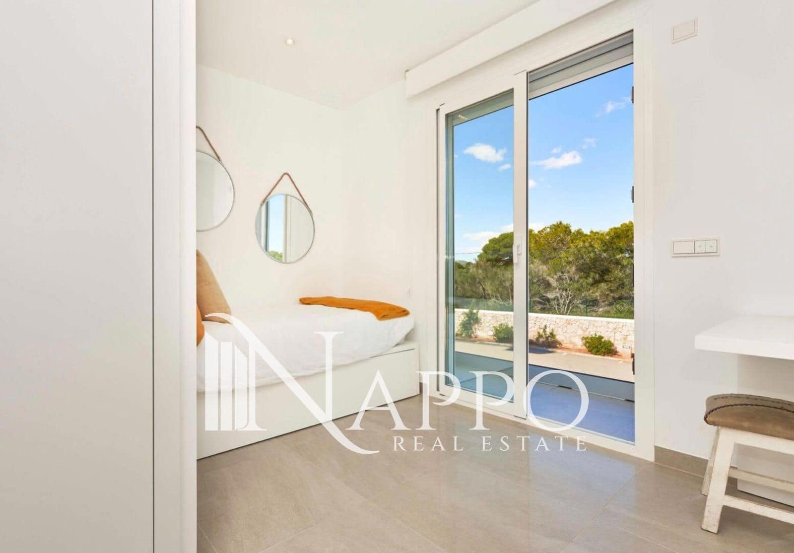 2 bedroom Penthouse for sale in Cala d'Or with pool garage - € 398,500 (Ref: 9650447)