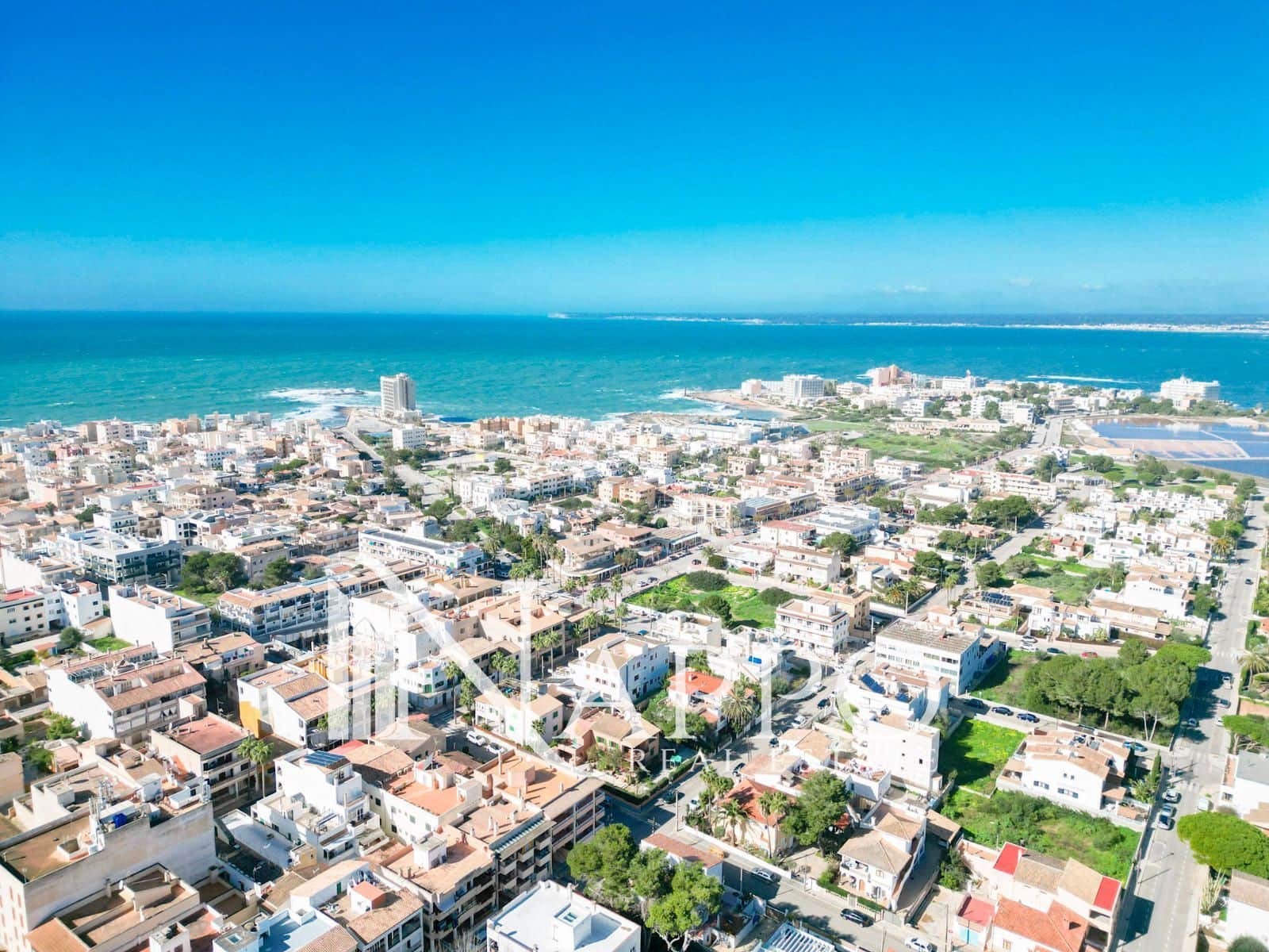 3 makuuhuone Asunto myytävänä paikassa Colonia de Sant Jordi mukana uima-altaan 
autotalli - 799 000 € (Ref: 9660756)