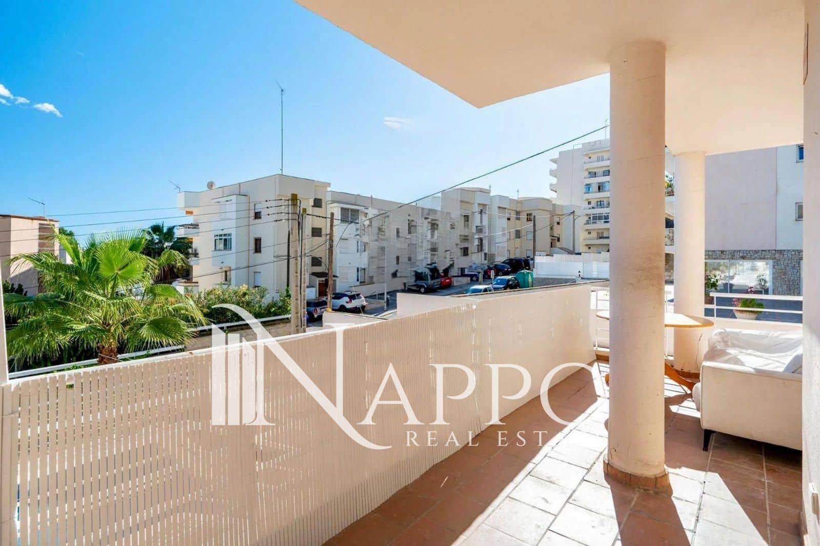 2 bedroom Flat for sale in Palma de Mallorca with pool - € 375,000 (Ref: 9684335)
