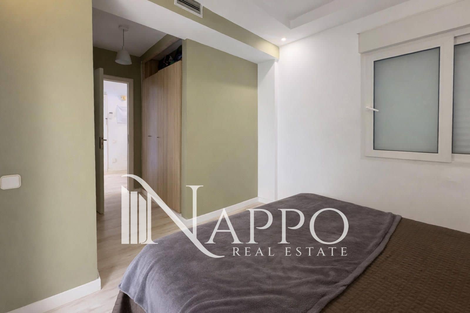 2 bedroom Flat for sale in Palma de Mallorca with pool - € 375,000 (Ref: 9684335)