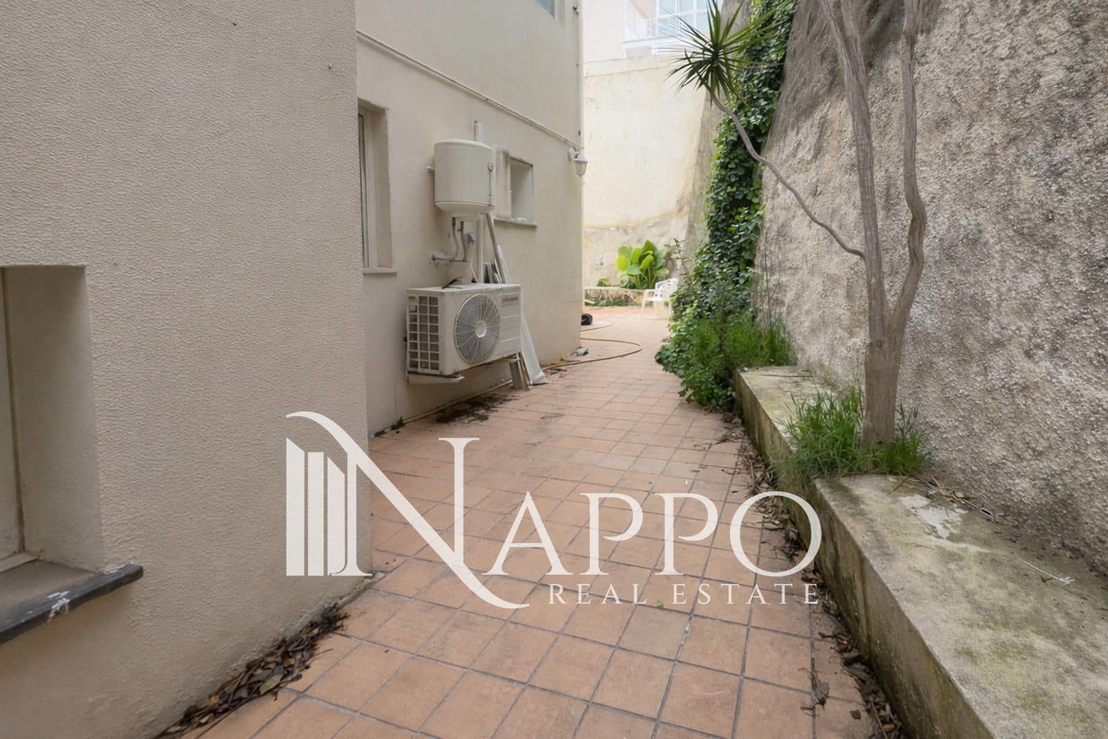 2 bedroom Flat for sale in Palma de Mallorca with pool - € 375,000 (Ref: 9684335)