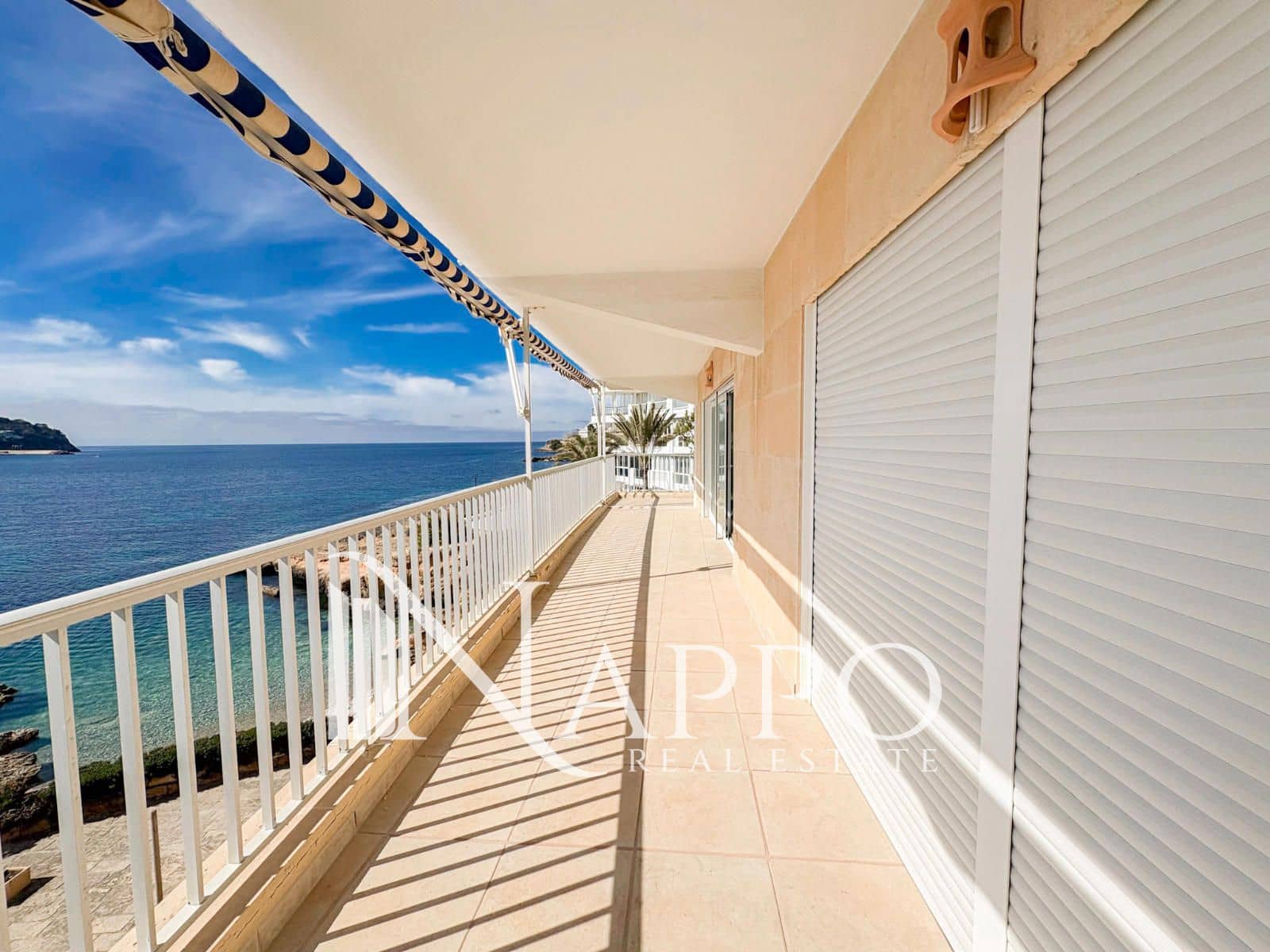 Piso de 3 habitaciones en Santa Ponsa en venta con piscina garaje - 1.070.000 € (Ref: 9687630)