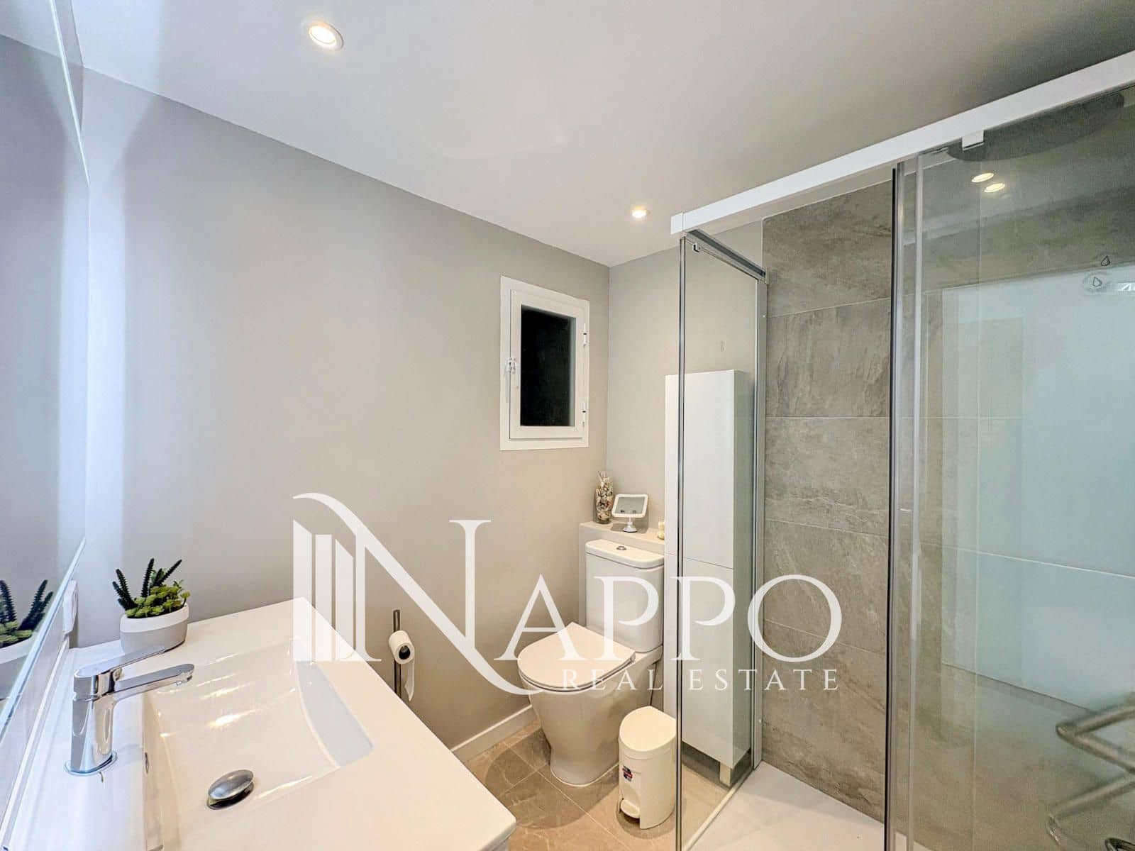 Piso de 3 habitaciones en Santa Ponsa en venta con piscina garaje - 1.070.000 € (Ref: 9687630)