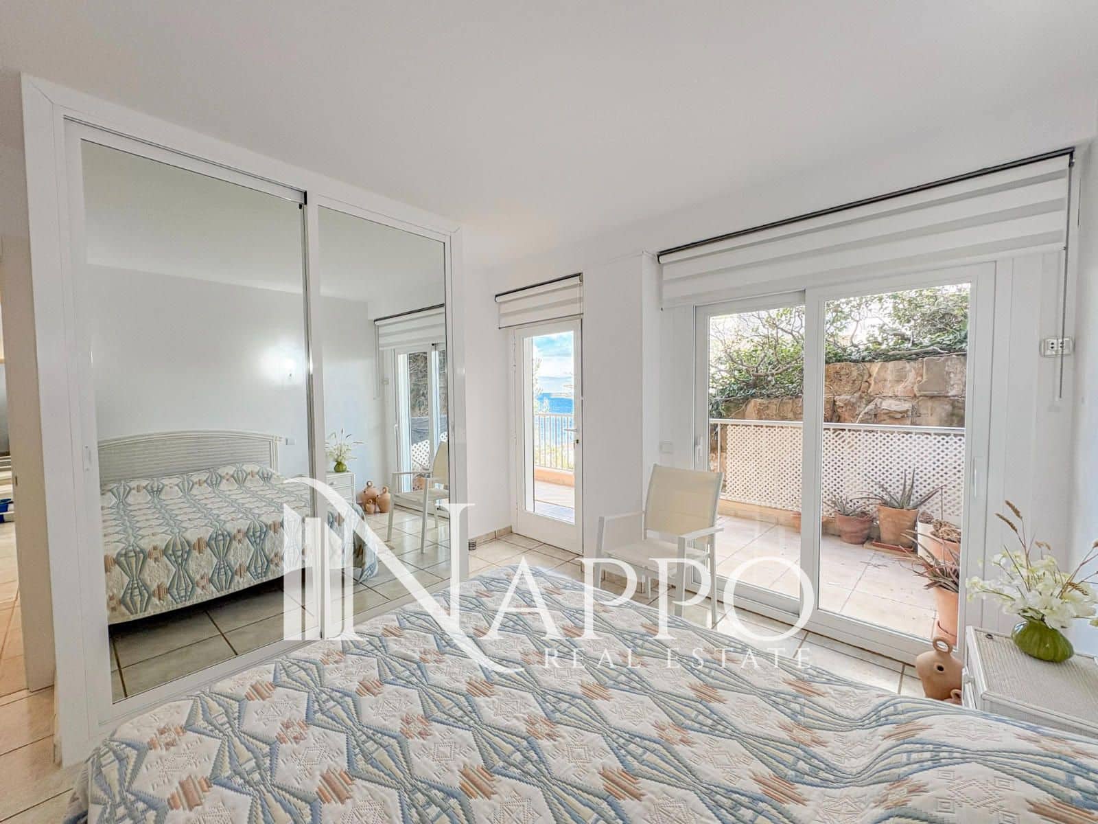 Piso de 3 habitaciones en Santa Ponsa en venta con piscina garaje - 1.070.000 € (Ref: 9687630)