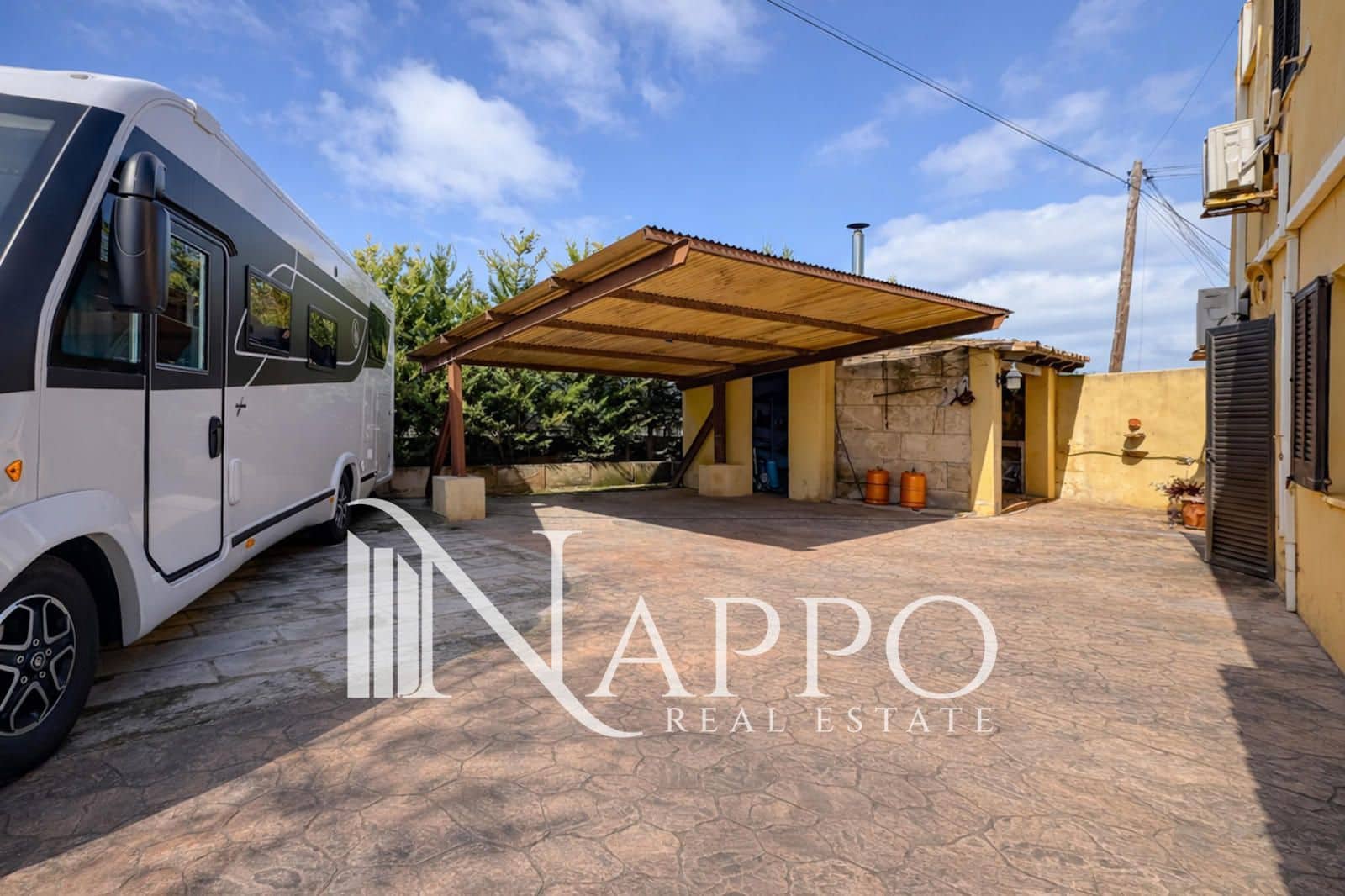 4 bedroom Townhouse for sale in Son Sardina with pool garage - € 849,000 (Ref: 9707621)