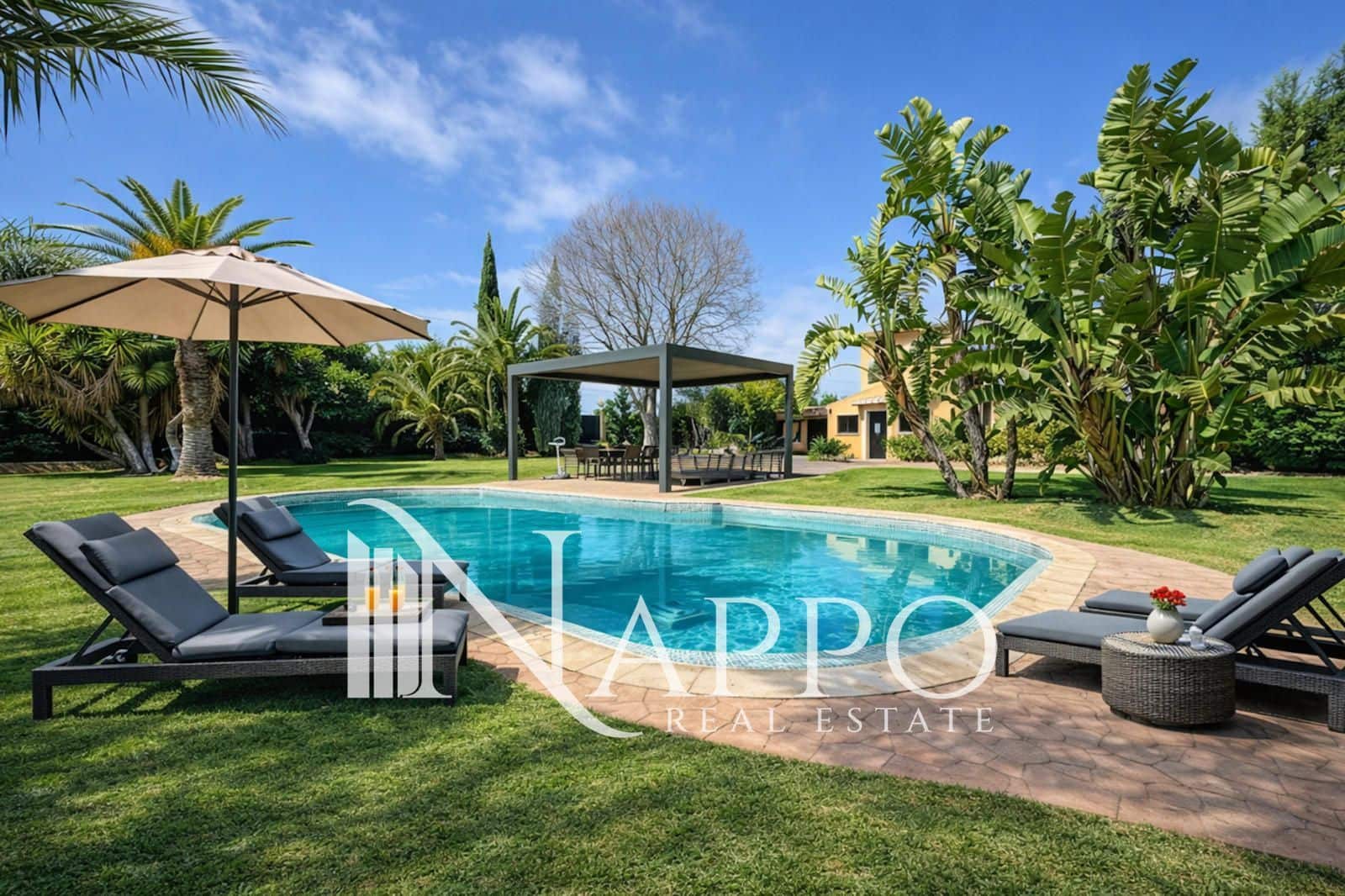 4 bedroom Townhouse for sale in Son Sardina with pool garage - € 849,000 (Ref: 9707621)