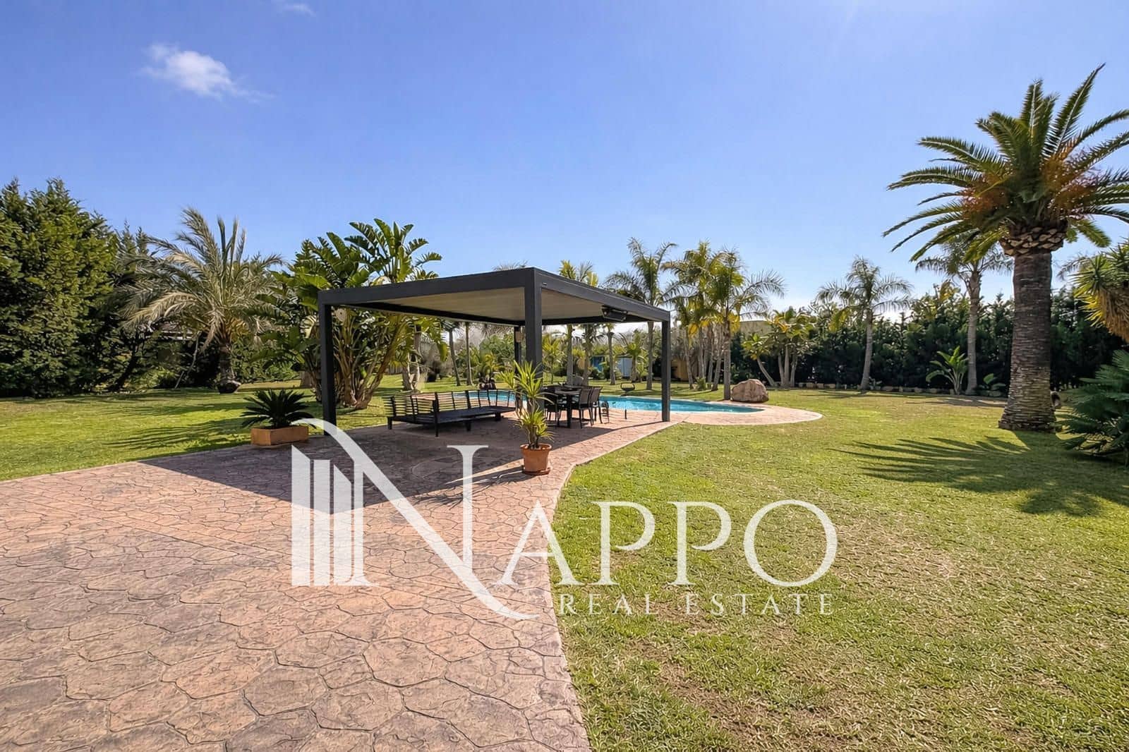 4 bedroom Townhouse for sale in Son Sardina with pool garage - € 849,000 (Ref: 9707621)