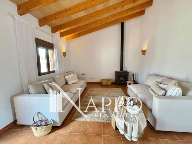 2 bedroom Villa for sale in Campos with pool - € 495,000 (Ref: 9715359)