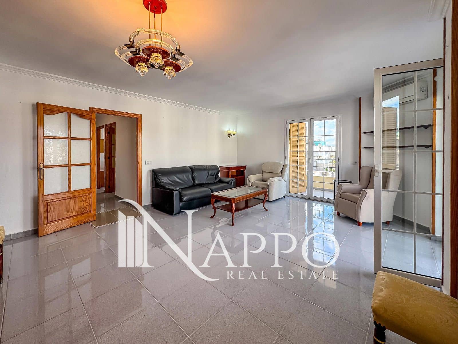 3 bedroom Flat for sale in Palma de Mallorca with garage - € 655,000 (Ref: 9715360)