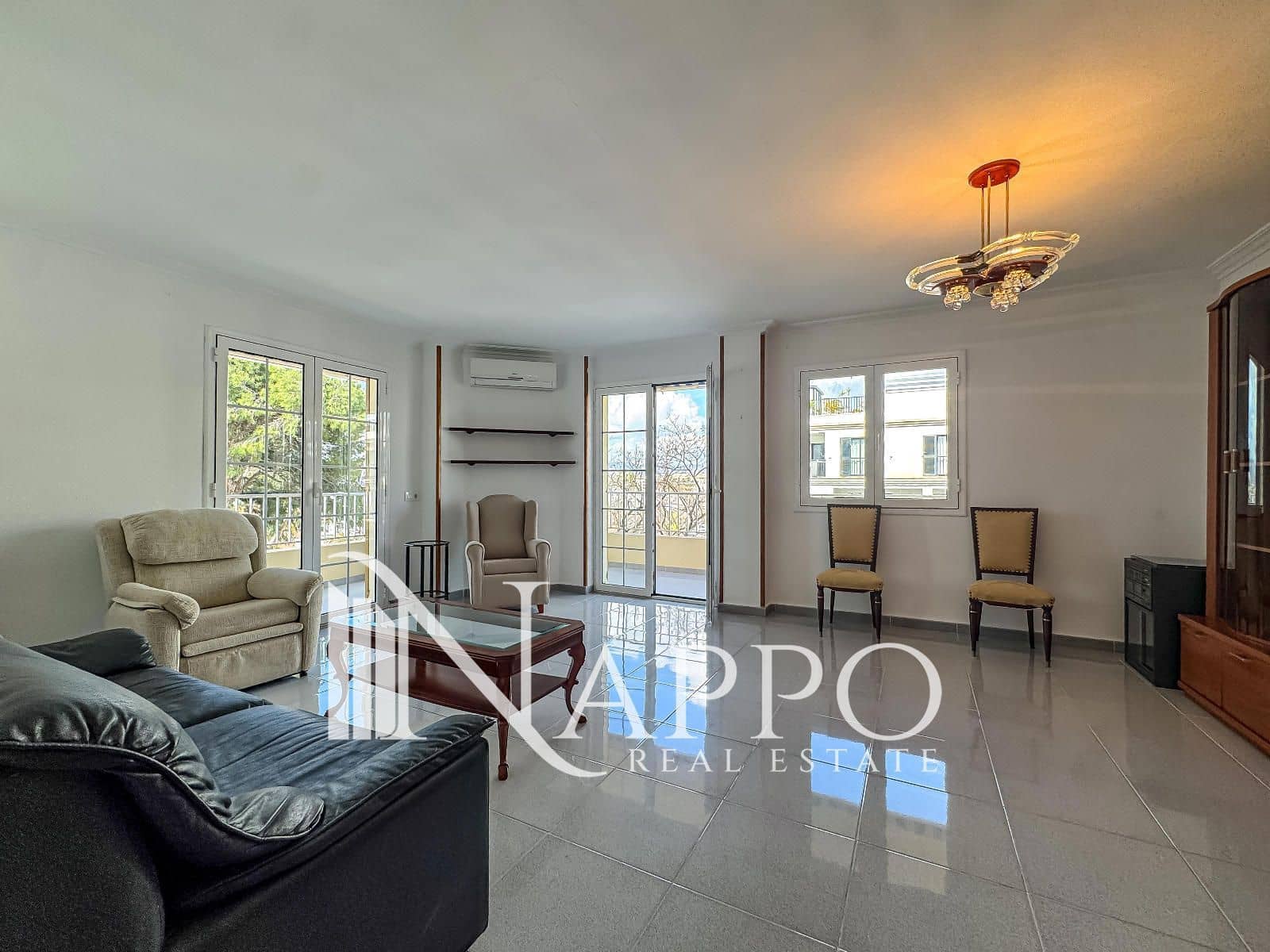 3 bedroom Flat for sale in Palma de Mallorca with garage - € 655,000 (Ref: 9715360)