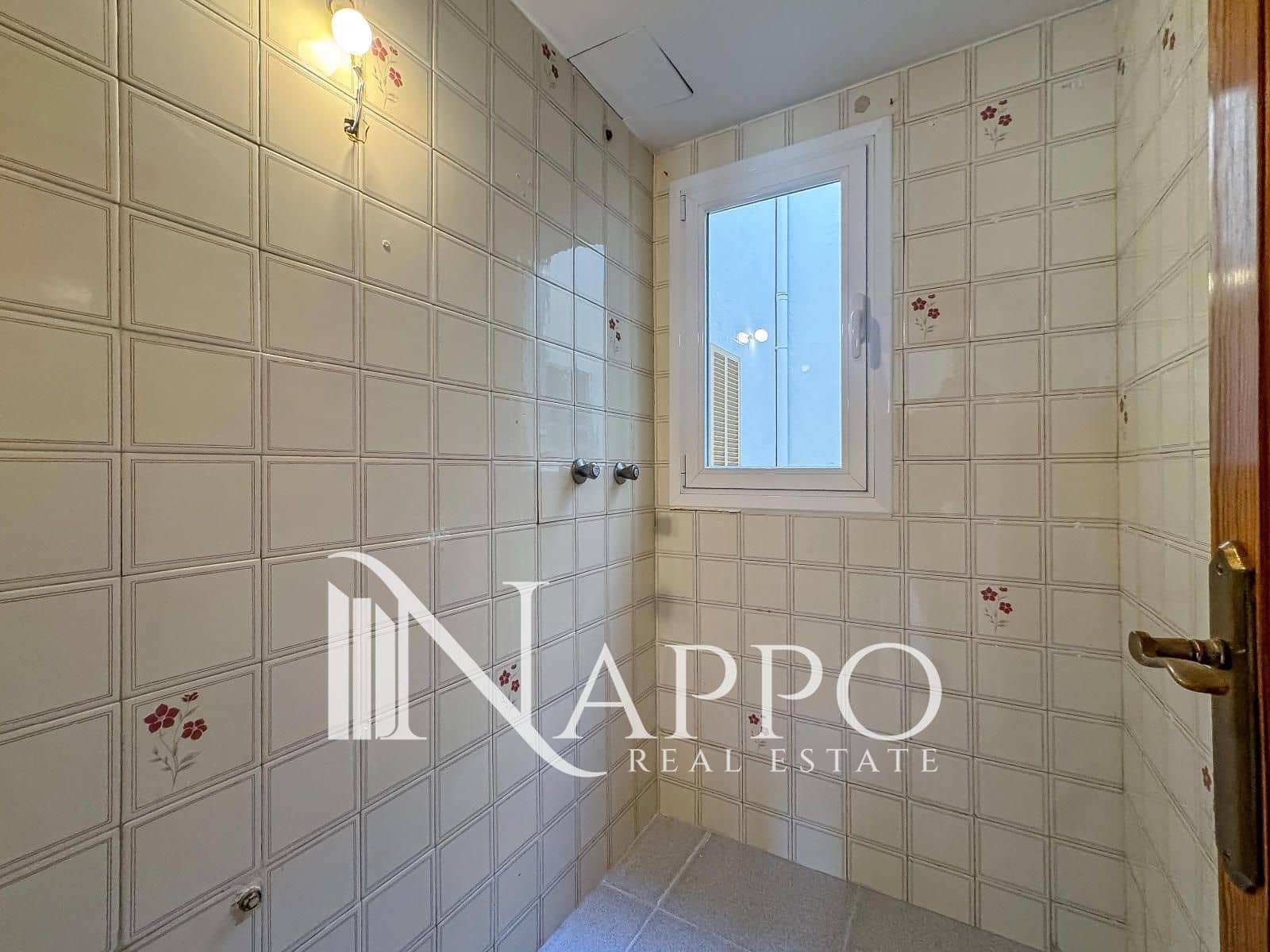 3 bedroom Flat for sale in Palma de Mallorca with garage - € 655,000 (Ref: 9715360)