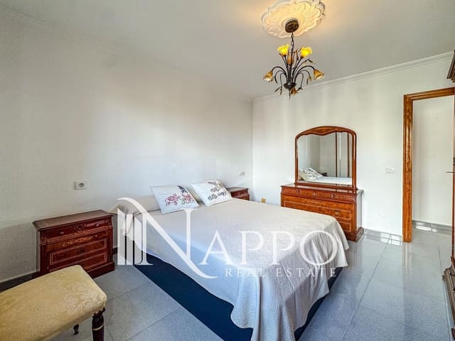 3 bedroom Flat for sale in Palma de Mallorca with garage - € 655,000 (Ref: 9715360)