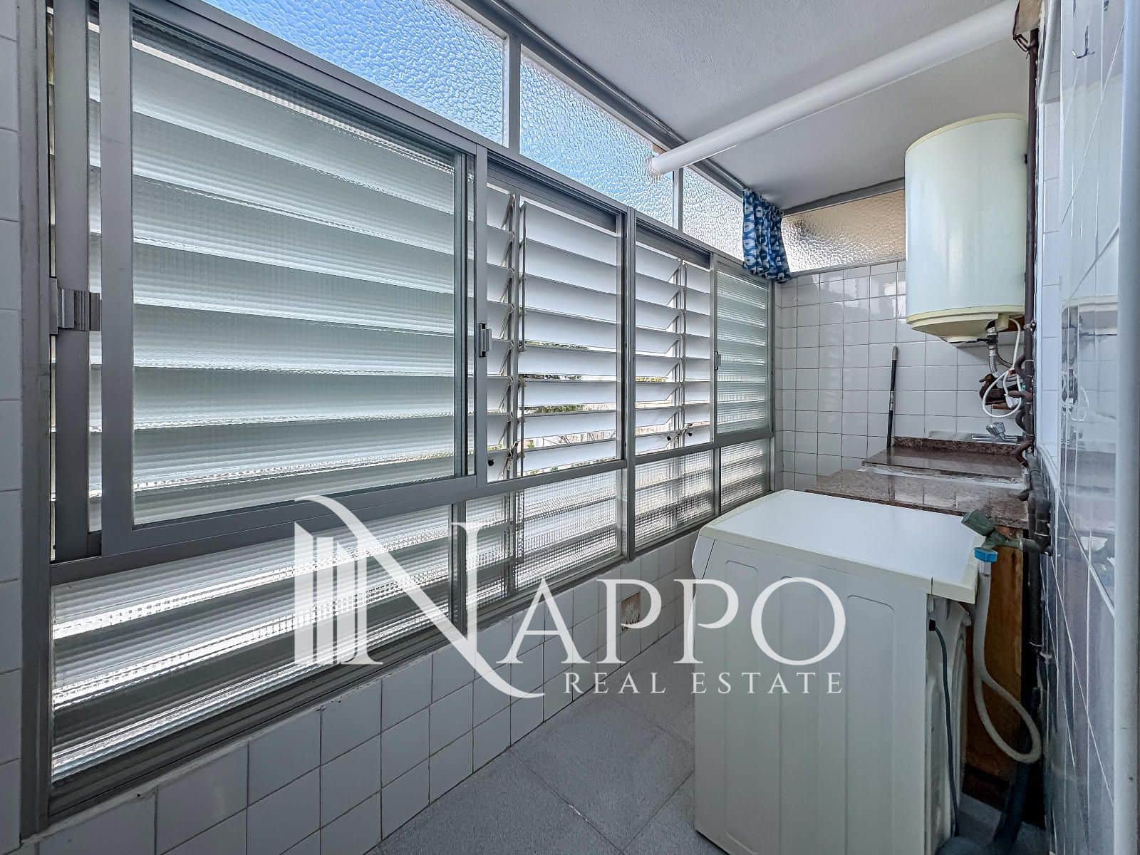 3 bedroom Flat for sale in Palma de Mallorca with garage - € 655,000 (Ref: 9715360)