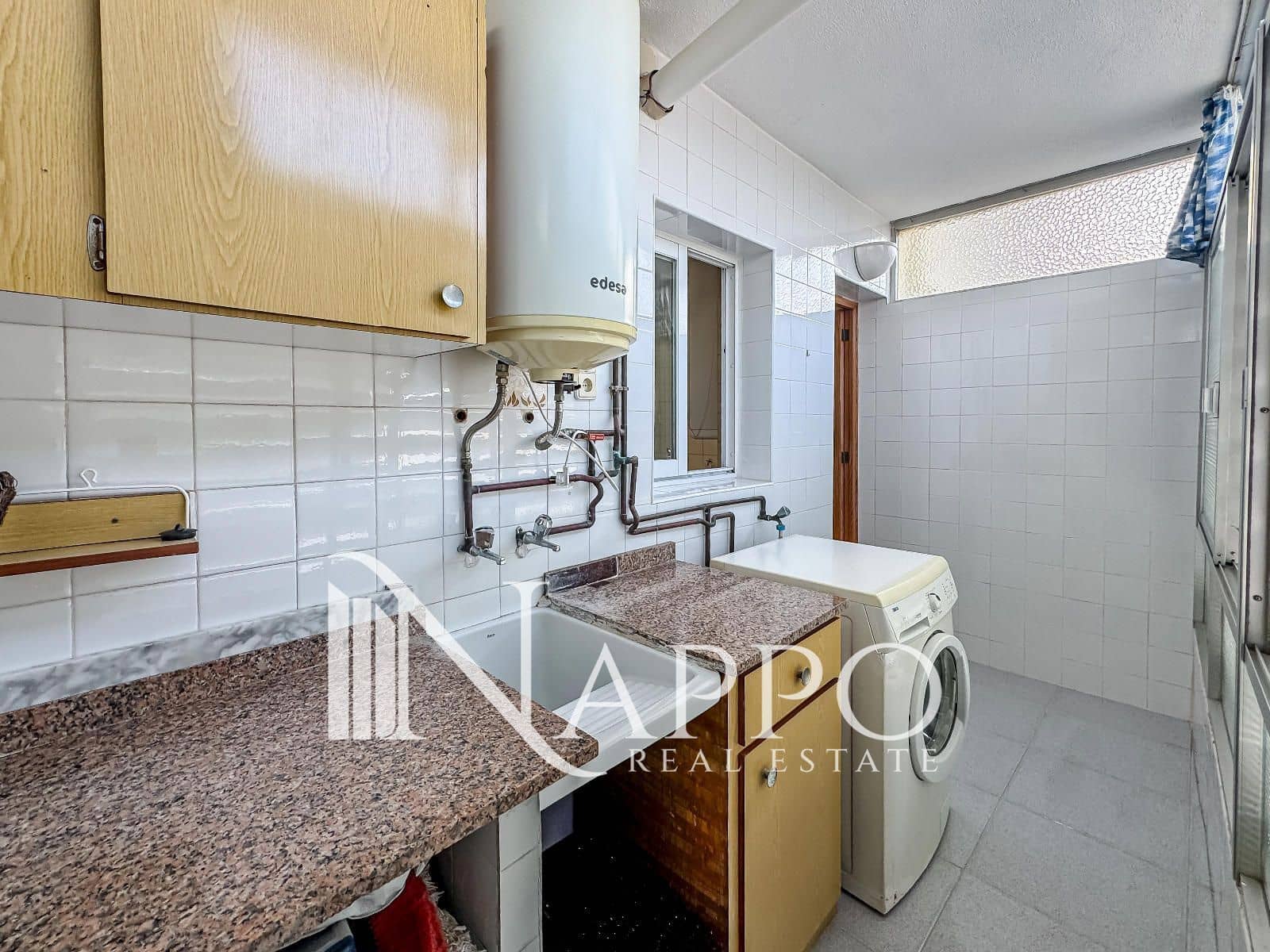 3 bedroom Flat for sale in Palma de Mallorca with garage - € 655,000 (Ref: 9715360)