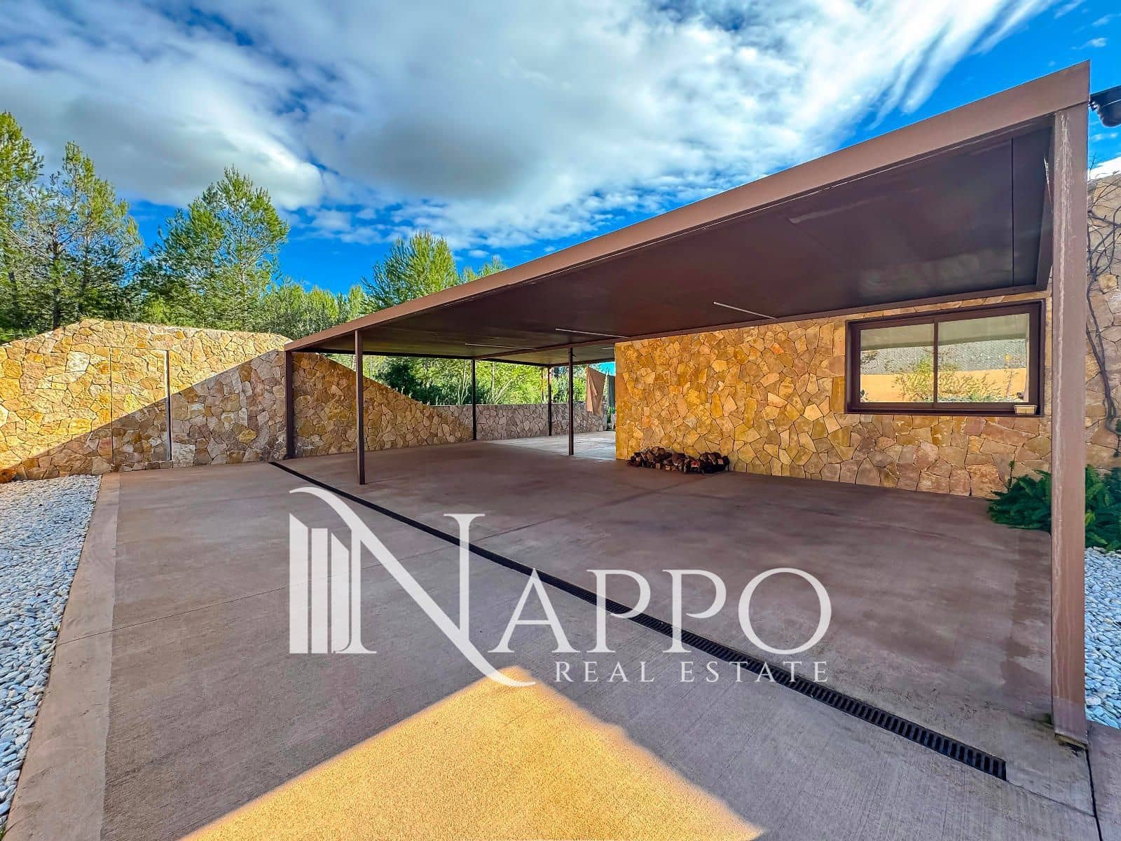 4 bedroom Villa for sale in Bunyola with pool garage - € 1,980,000 (Ref: 9715472)