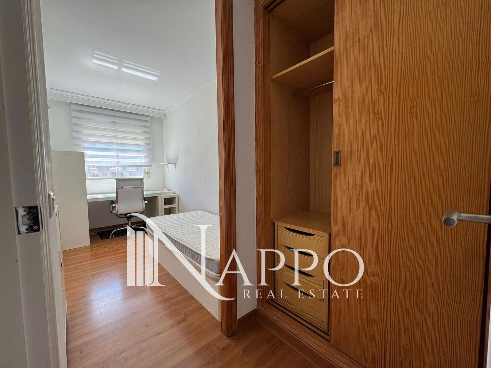 3 bedroom Flat for rent in Es Molinar / El Molinar with garage - € 1,900 (Ref: 9730916)