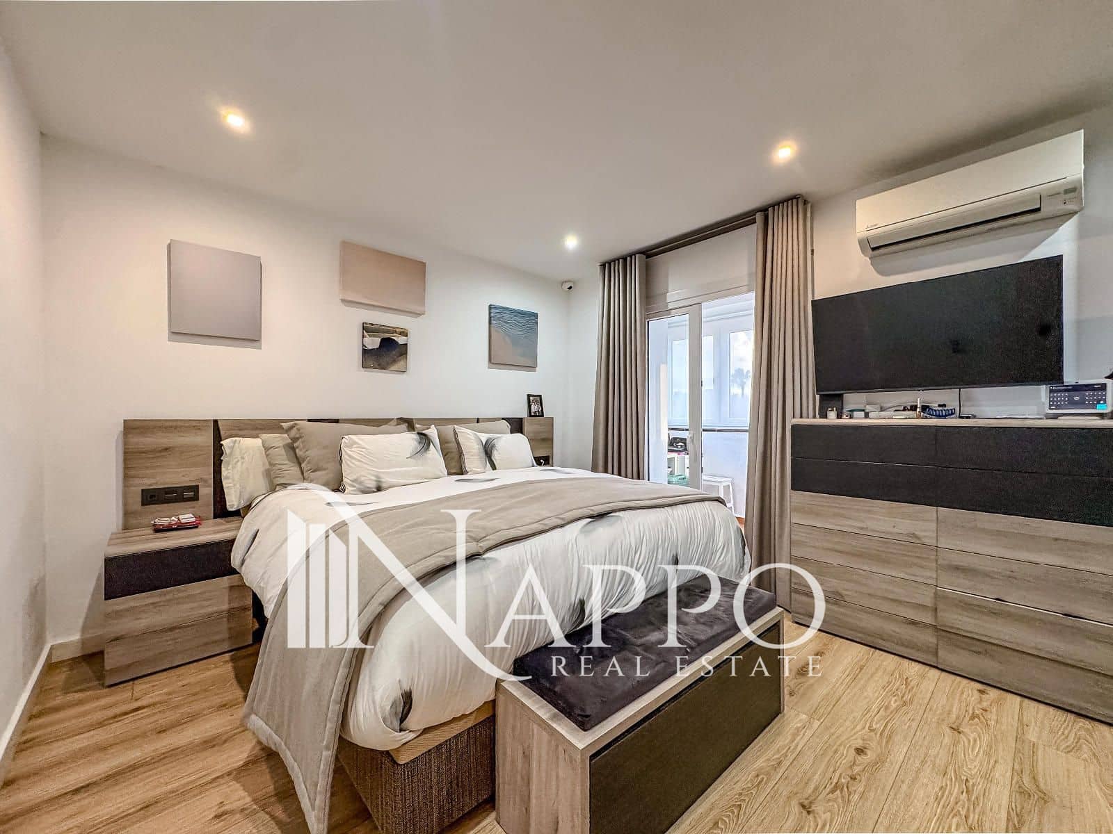 4 bedroom Townhouse for sale in Son Ferrer with pool garage - € 799,000 (Ref: 9730917)