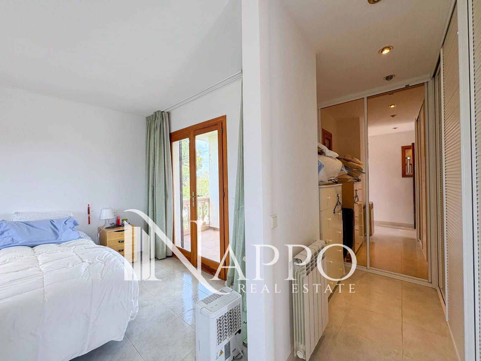 4 slaapkamer Villa te koop in Colonia de Sant Jordi met garage - € 1.350.000 (Ref: 9733610)