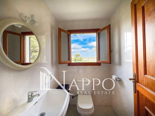 4 slaapkamer Villa te koop in Colonia de Sant Jordi, Ses Salines met garage - € 1.350.000 (Ref: 9733610)