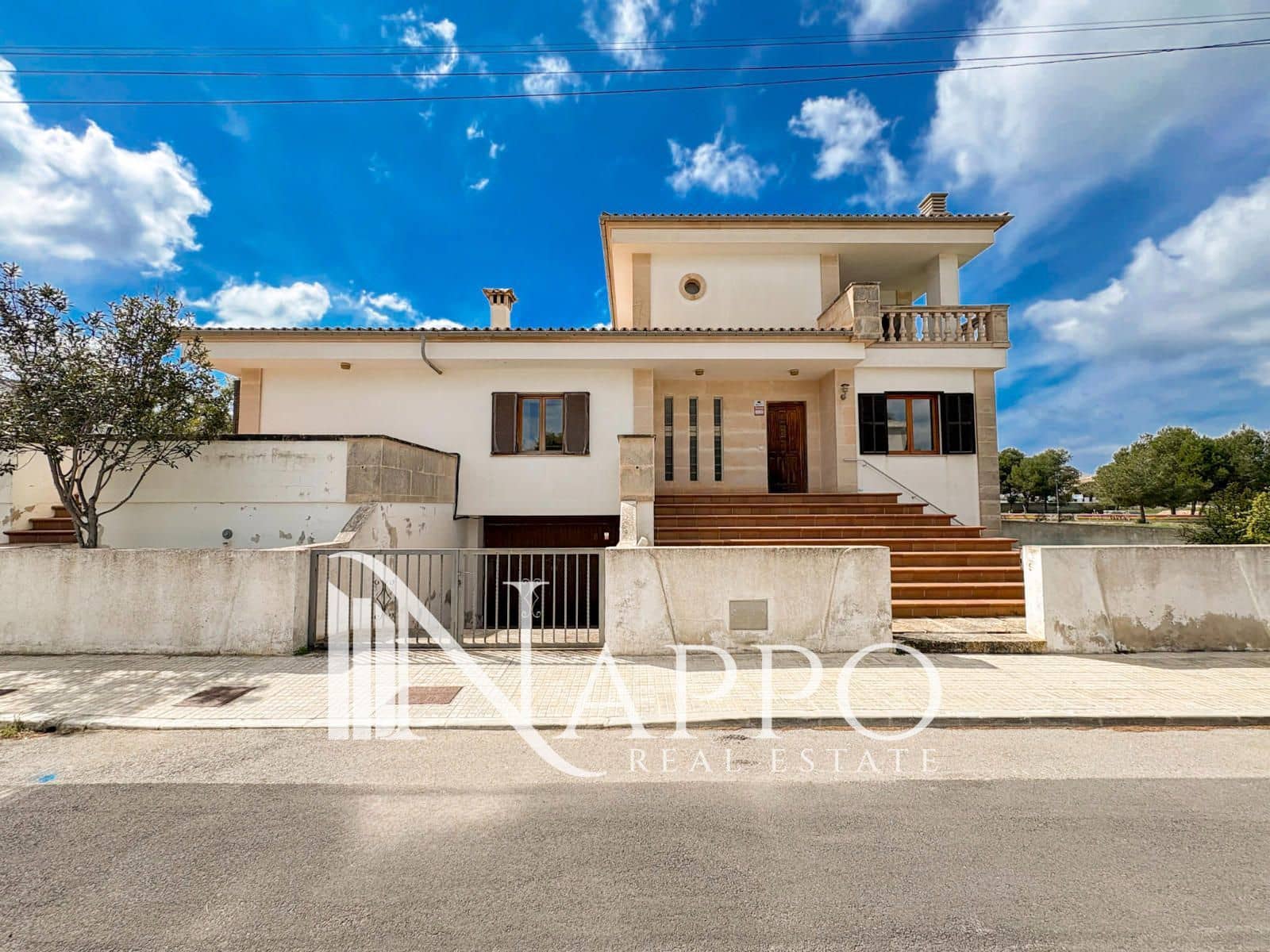 4 slaapkamer Villa te koop in Colonia de Sant Jordi met garage - € 1.350.000 (Ref: 9733610)