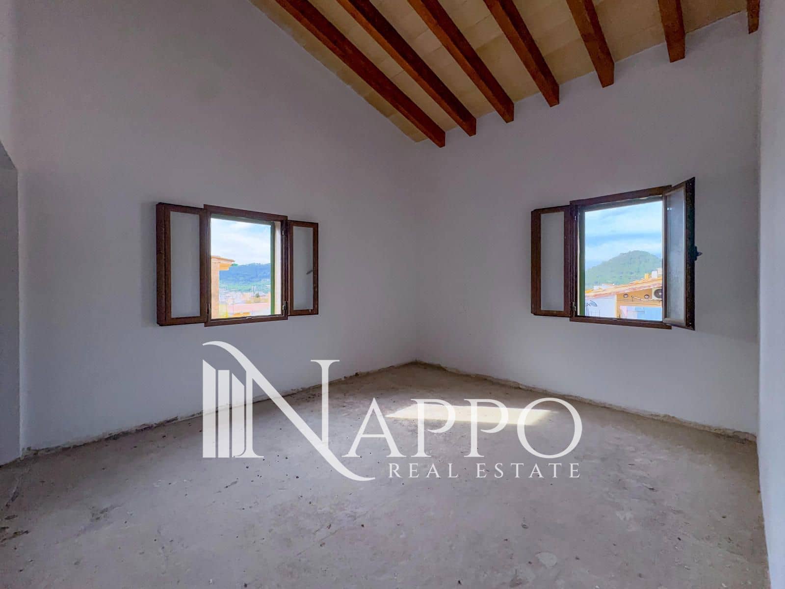 Bar/Restaurante de 10 habitaciones en Andratx en venta con piscina garaje - 799.000 € (Ref: 9736146)