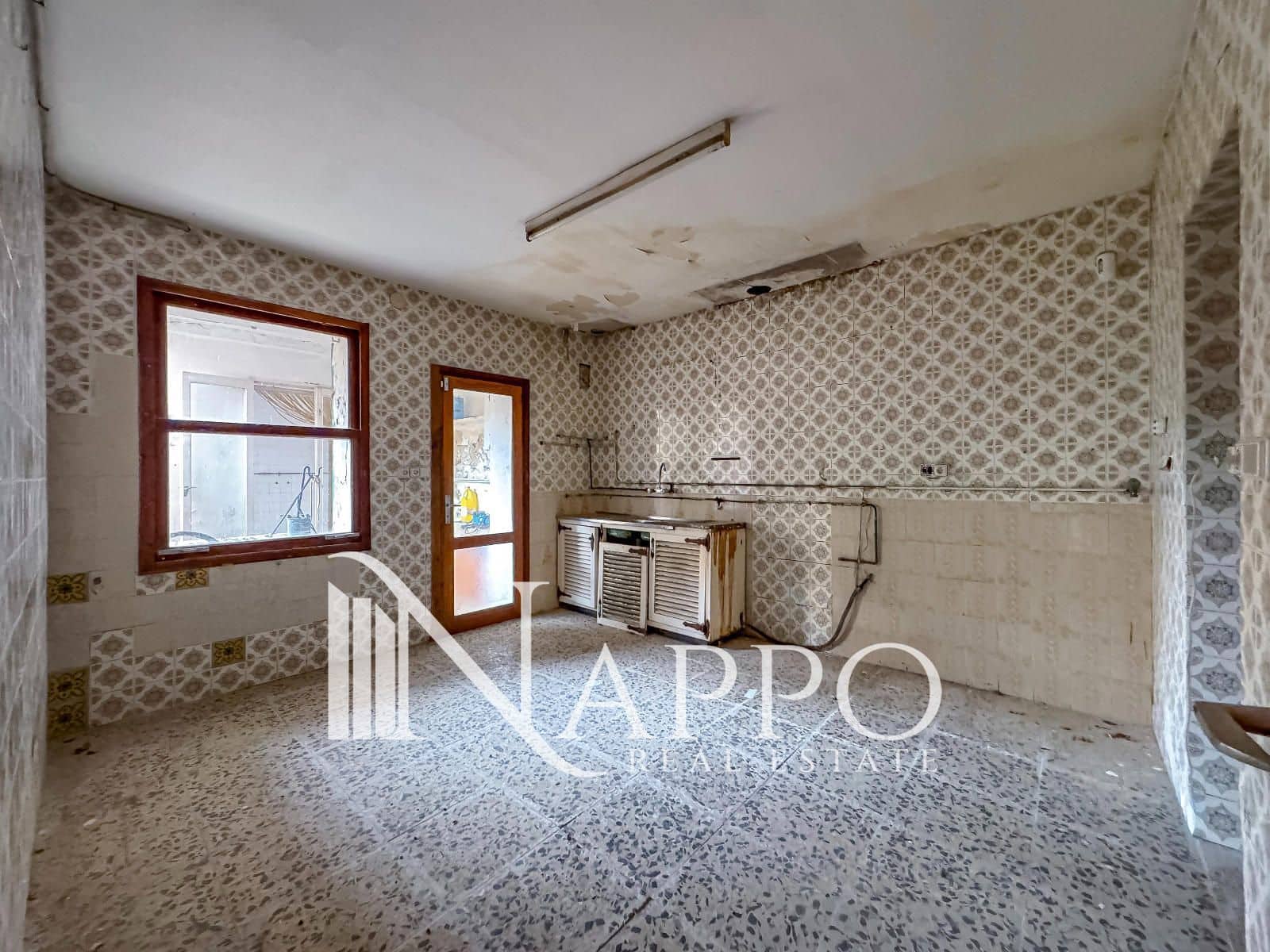 Bar/Restaurante de 10 habitaciones en Andratx en venta con piscina garaje - 799.000 € (Ref: 9736146)