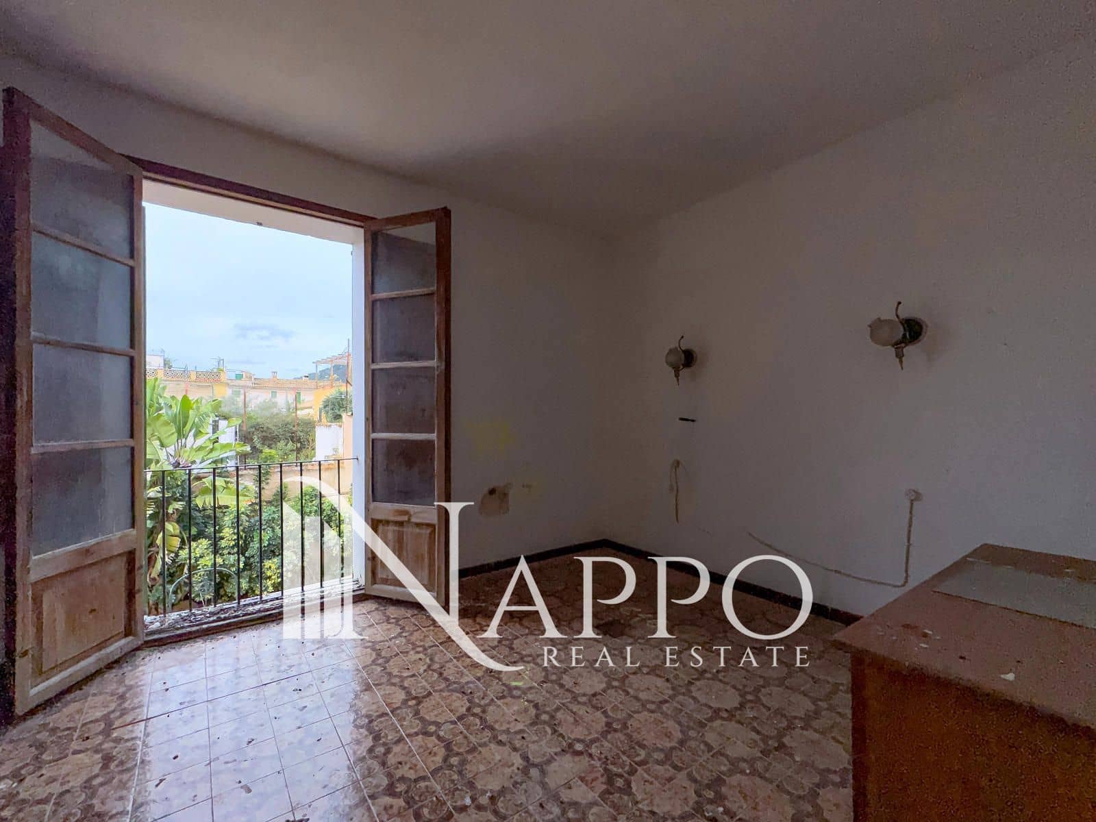 Bar/Restaurante de 10 habitaciones en Andratx en venta con piscina garaje - 799.000 € (Ref: 9736146)