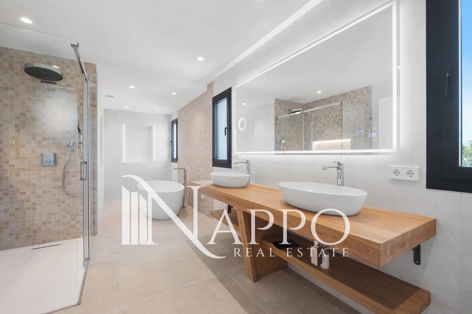 6 bedroom Villa for rent in Santa Ponsa with pool garage - € 19,000 (Ref: 9736147)