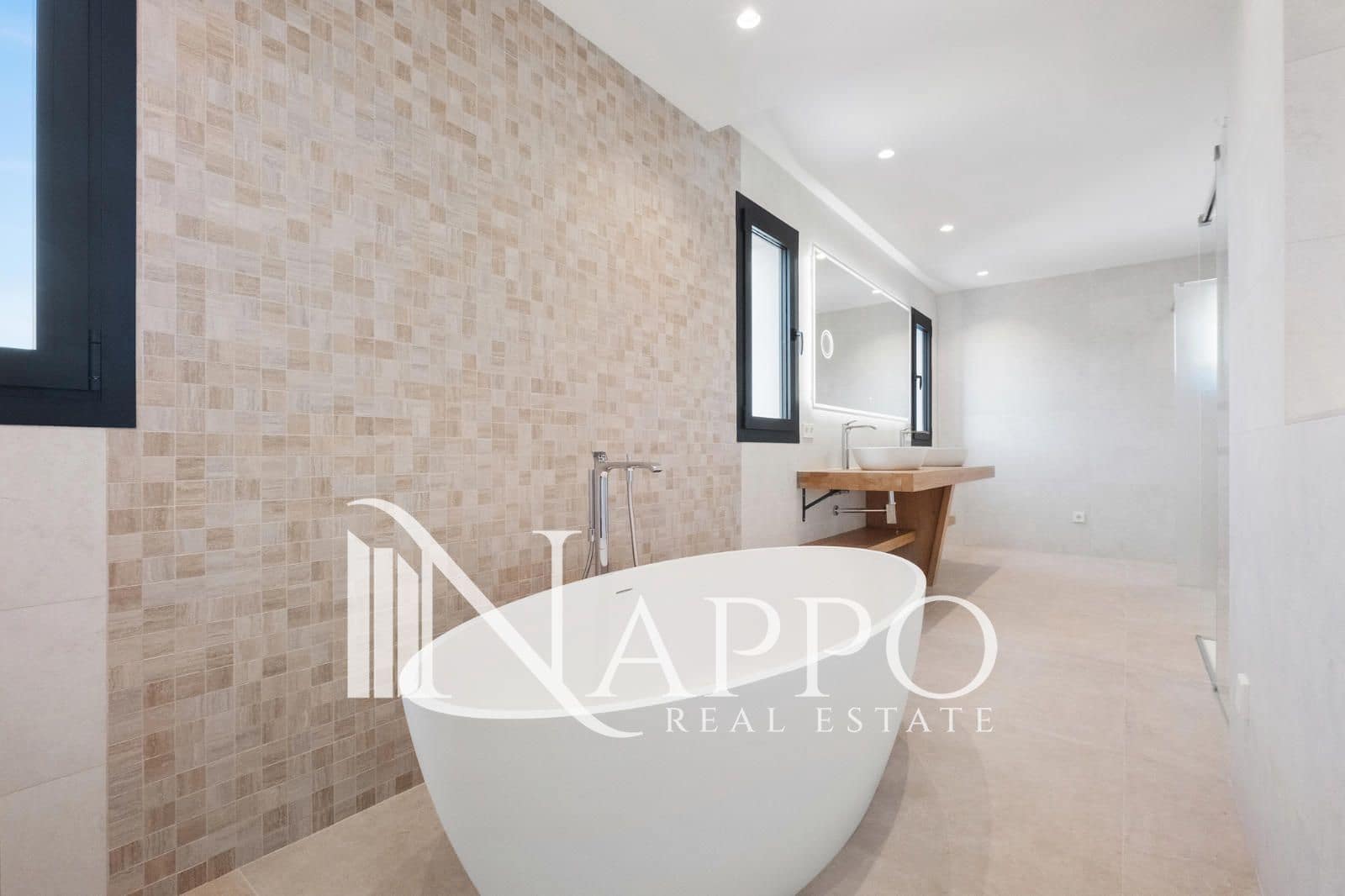 6 bedroom Villa for rent in Santa Ponsa with pool garage - € 19,000 (Ref: 9736147)