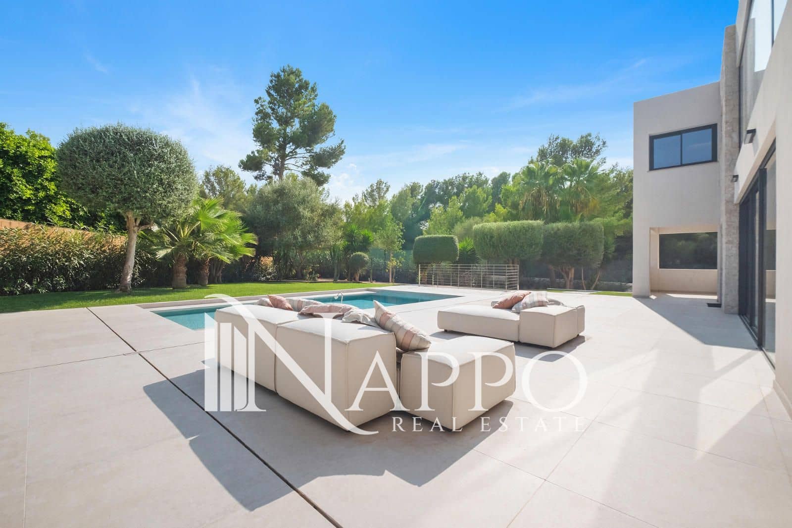 6 bedroom Villa for rent in Santa Ponsa with pool garage - € 19,000 (Ref: 9736147)