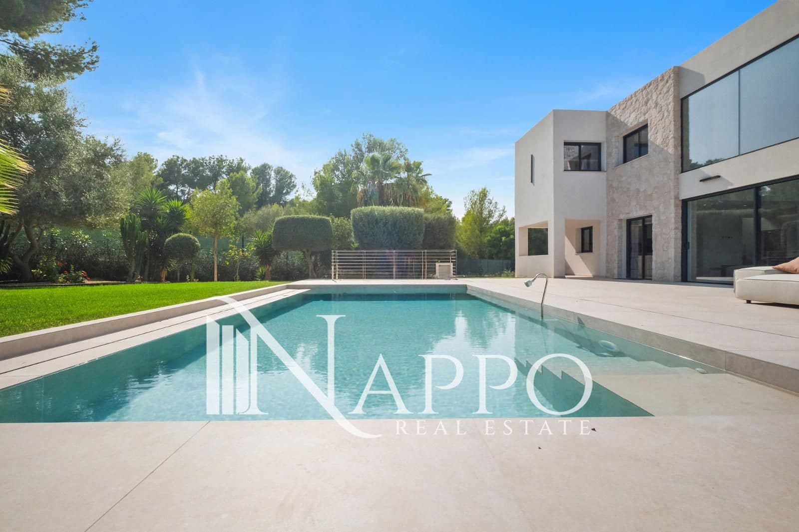 6 bedroom Villa for rent in Santa Ponsa with pool garage - € 19,000 (Ref: 9736147)