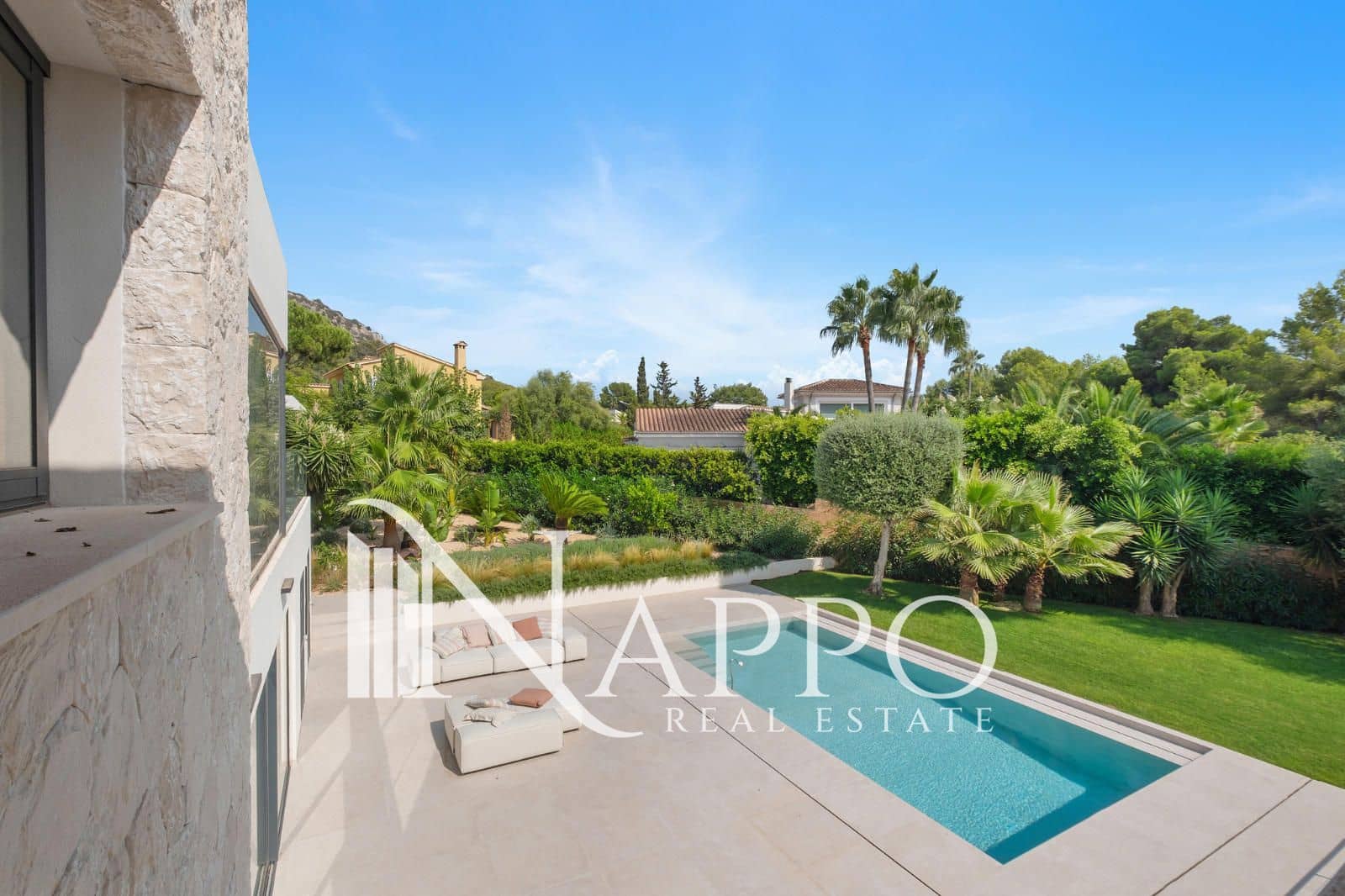 6 bedroom Villa for rent in Santa Ponsa with pool garage - € 19,000 (Ref: 9736147)