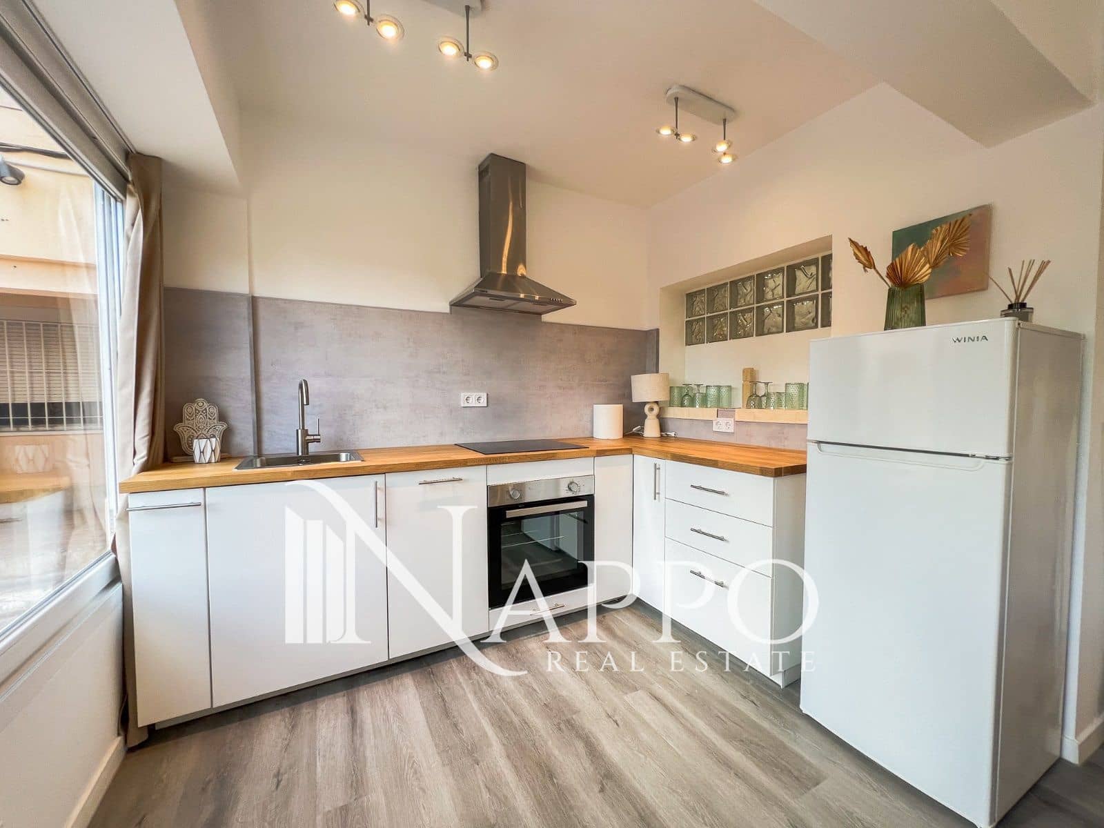 3 bedroom Flat for sale in Cala Mayor with pool - € 425,000 (Ref: 9739256)