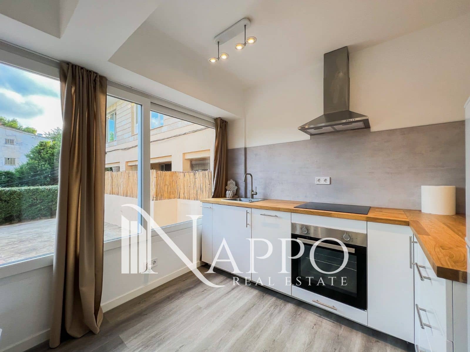 3 bedroom Flat for sale in Cala Mayor with pool - € 425,000 (Ref: 9739256)