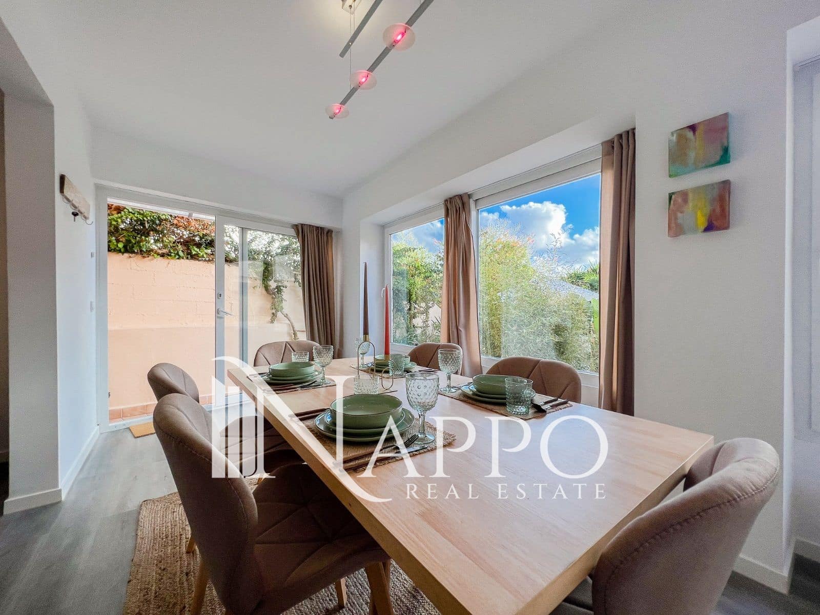 3 bedroom Flat for sale in Cala Mayor with pool - € 425,000 (Ref: 9739256)