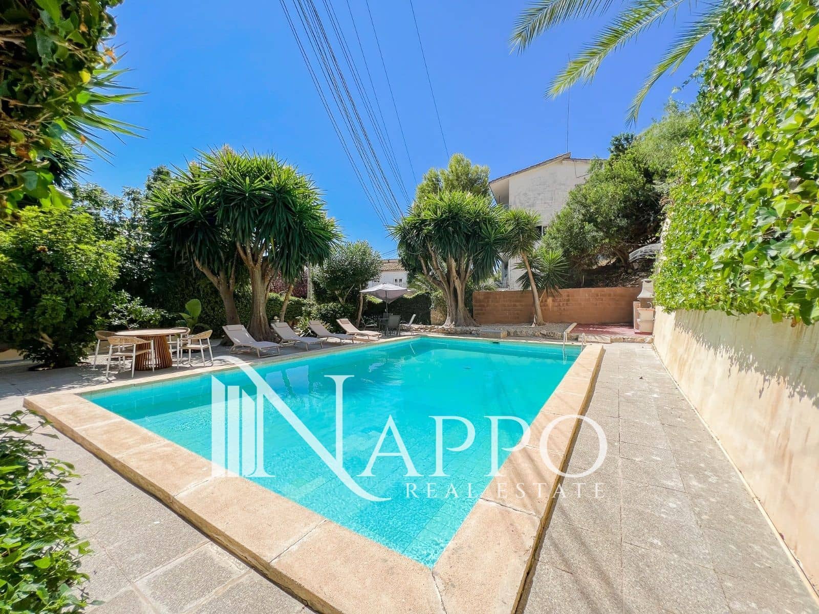 3 bedroom Flat for sale in Cala Mayor with pool - € 425,000 (Ref: 9739256)