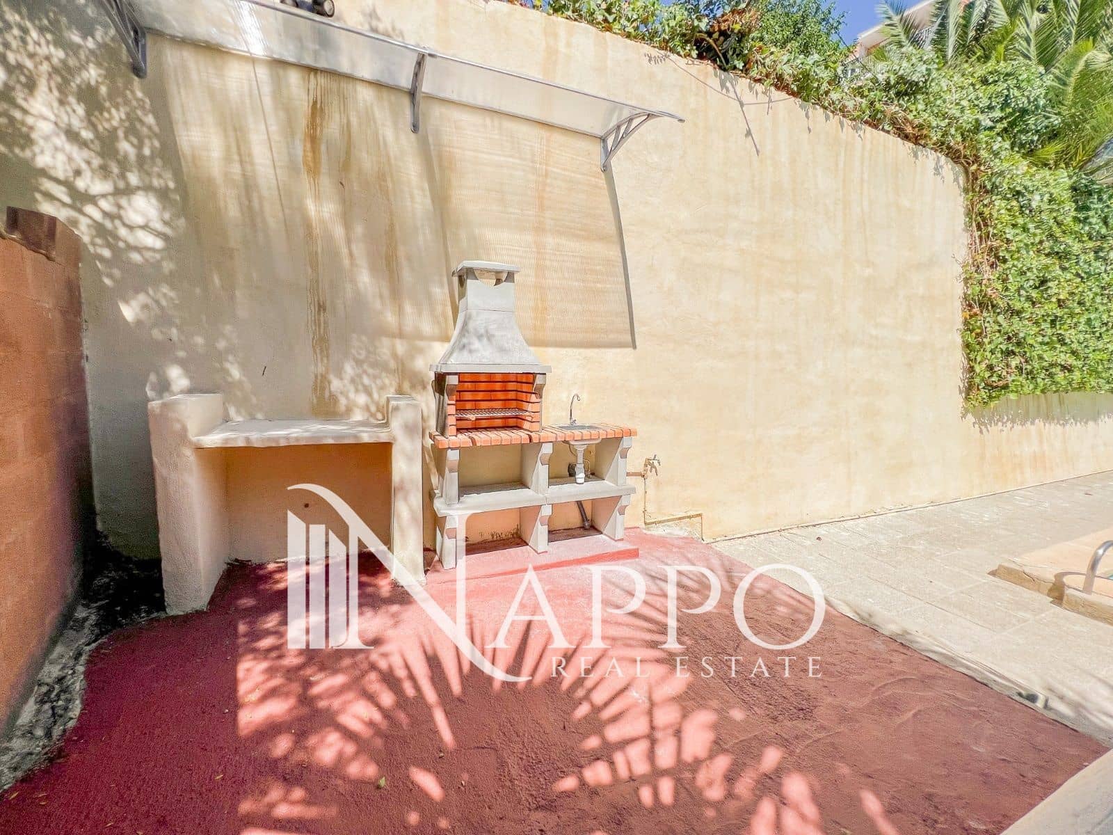 3 bedroom Flat for sale in Cala Mayor with pool - € 425,000 (Ref: 9739256)