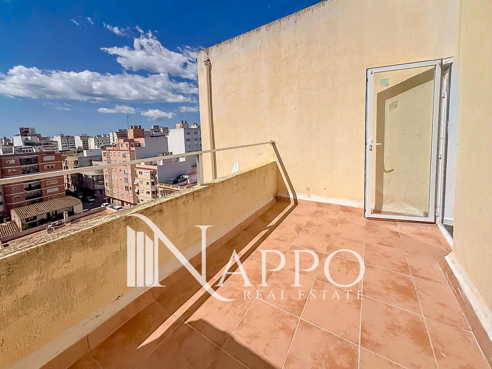 Ático de 2 habitaciones en Palma de Mallorca en venta - 389.000 € (Ref: 9750887)
