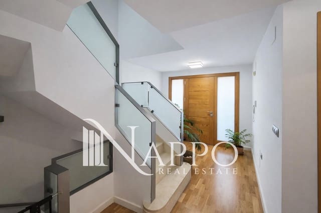 4 sovrum Lägenhet till salu i Albacete stad med garage - 415 000 € (Ref: 9757790)