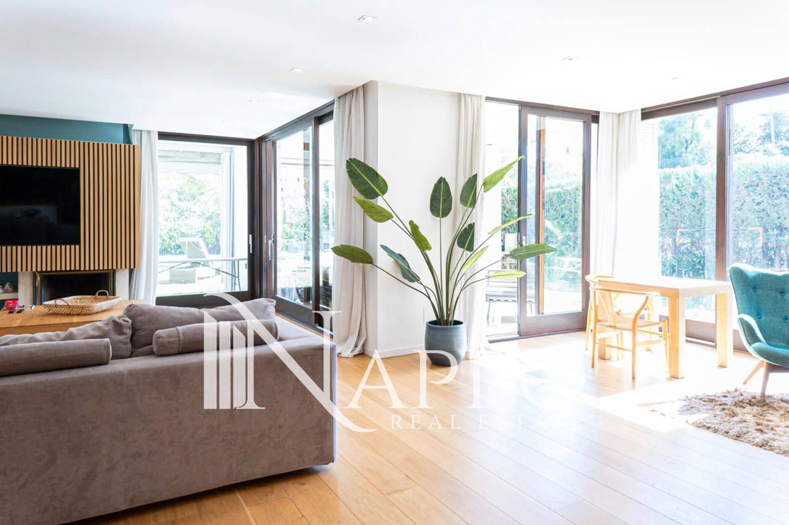 5 soveværelse Villa til leje i Palma de Mallorca med swimmingpool garage - € 20.000 (Ref: 9768977)