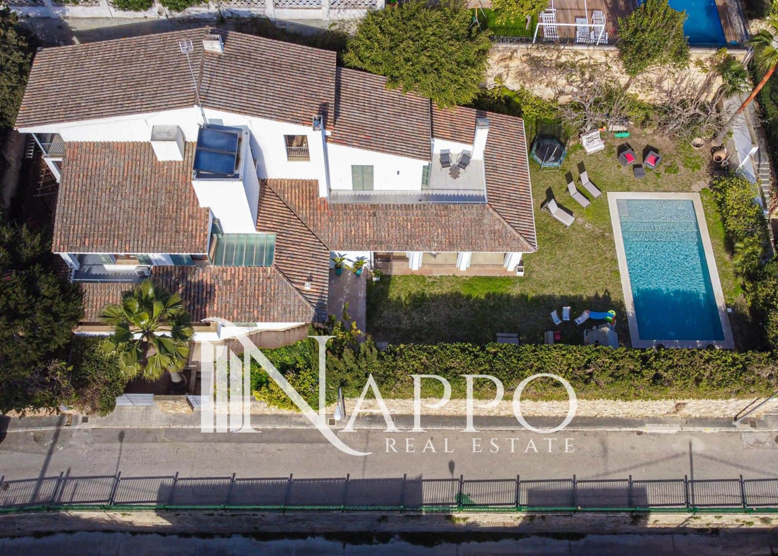 5 soveværelse Villa til leje i Palma de Mallorca med swimmingpool garage - € 20.000 (Ref: 9768977)