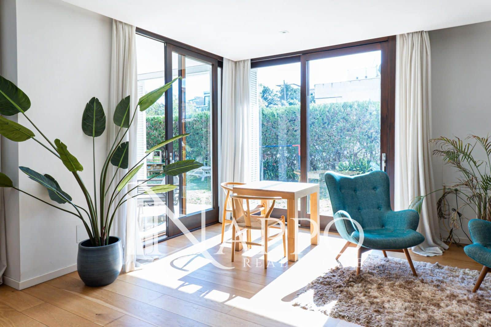 5 soveværelse Villa til leje i Palma de Mallorca med swimmingpool garage - € 20.000 (Ref: 9768977)