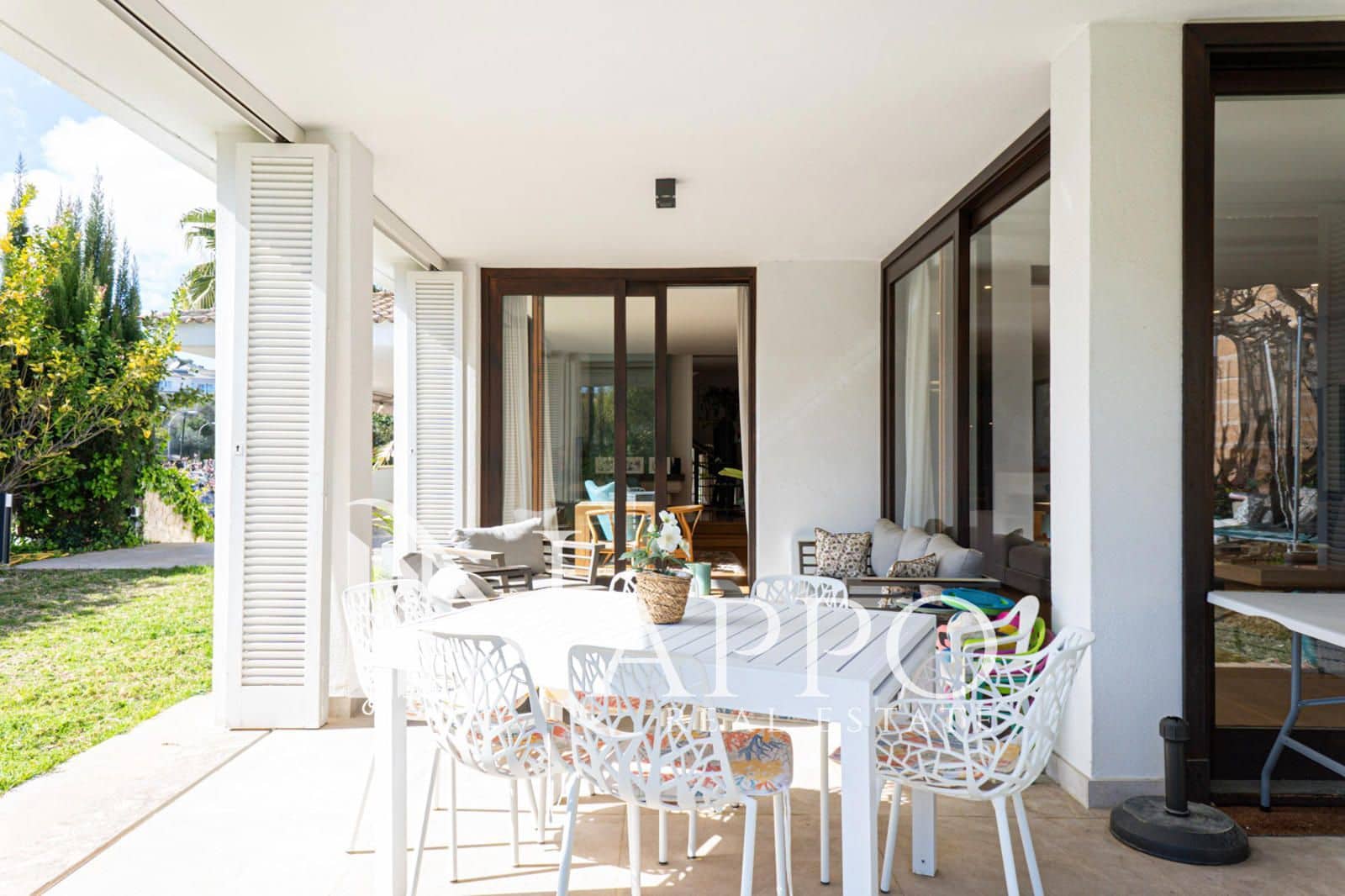 5 soveværelse Villa til leje i Palma de Mallorca med swimmingpool garage - € 20.000 (Ref: 9768977)