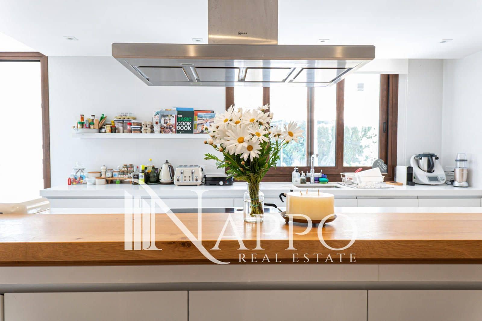 5 soveværelse Villa til leje i Palma de Mallorca med swimmingpool garage - € 20.000 (Ref: 9768977)