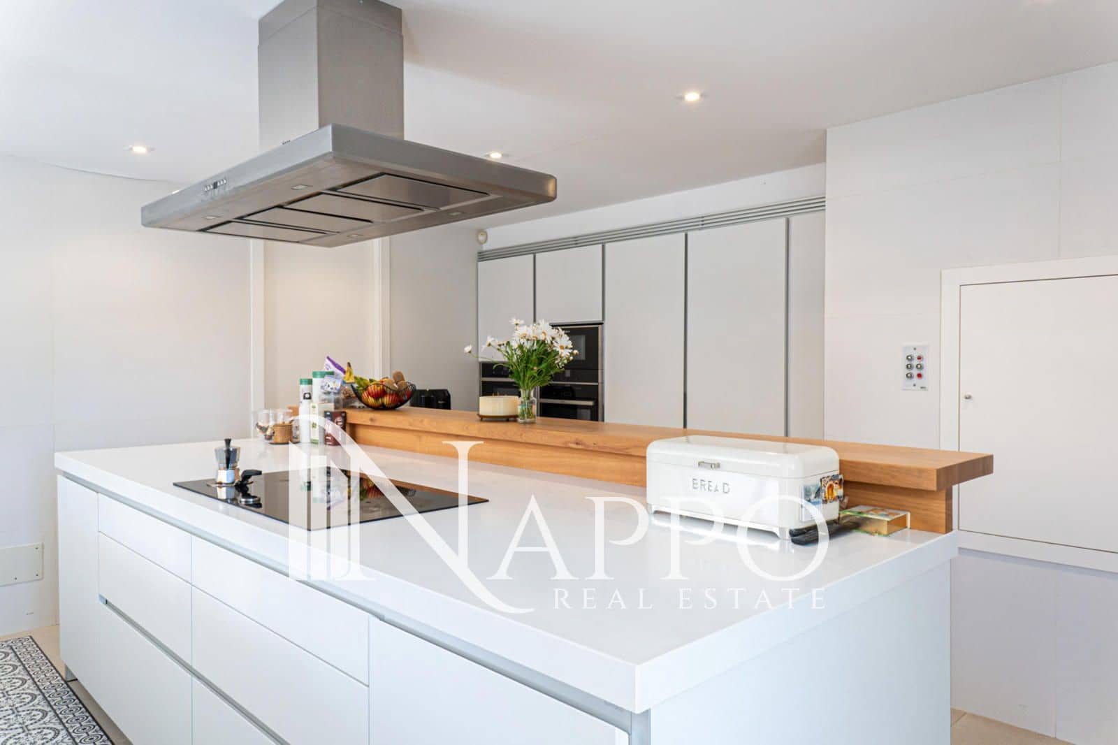 5 soveværelse Villa til leje i Palma de Mallorca med swimmingpool garage - € 20.000 (Ref: 9768977)